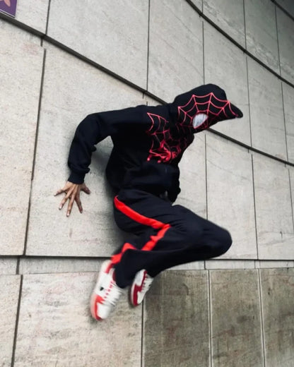 Spider hoodie in black.